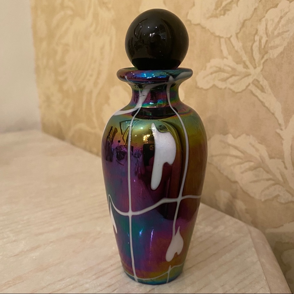 RARE & VINTAGE Iridescent Art Glass. NEVER USED